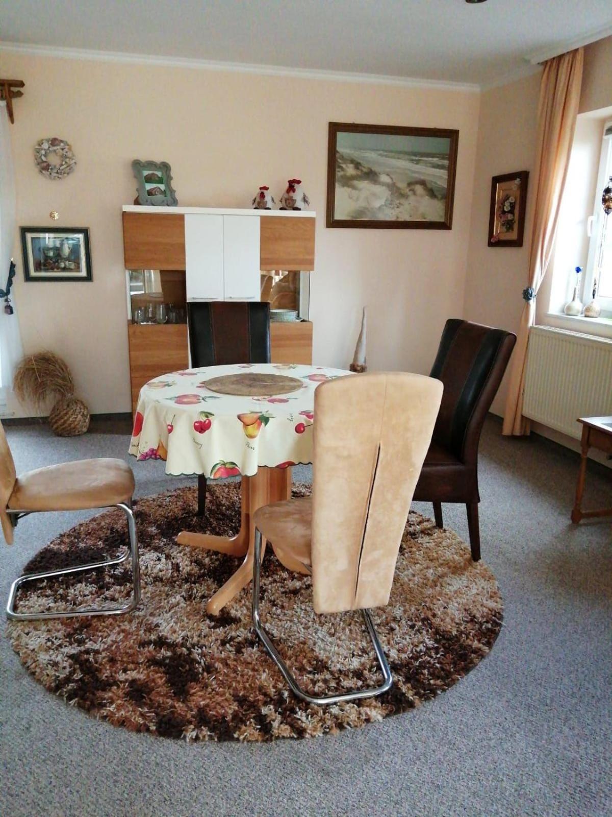 Haus-Schiffer-Ferienwohnung-Lilli Rhauderfehn エクステリア 写真